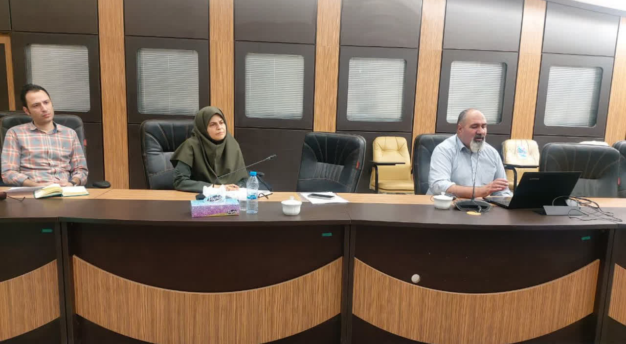 منطبق با شعار سال تات " آموزش و ترویج"   برگزاری دوره آموزشی خاک ورزی حفاظتی ویژه کارشناسان استان قزوین