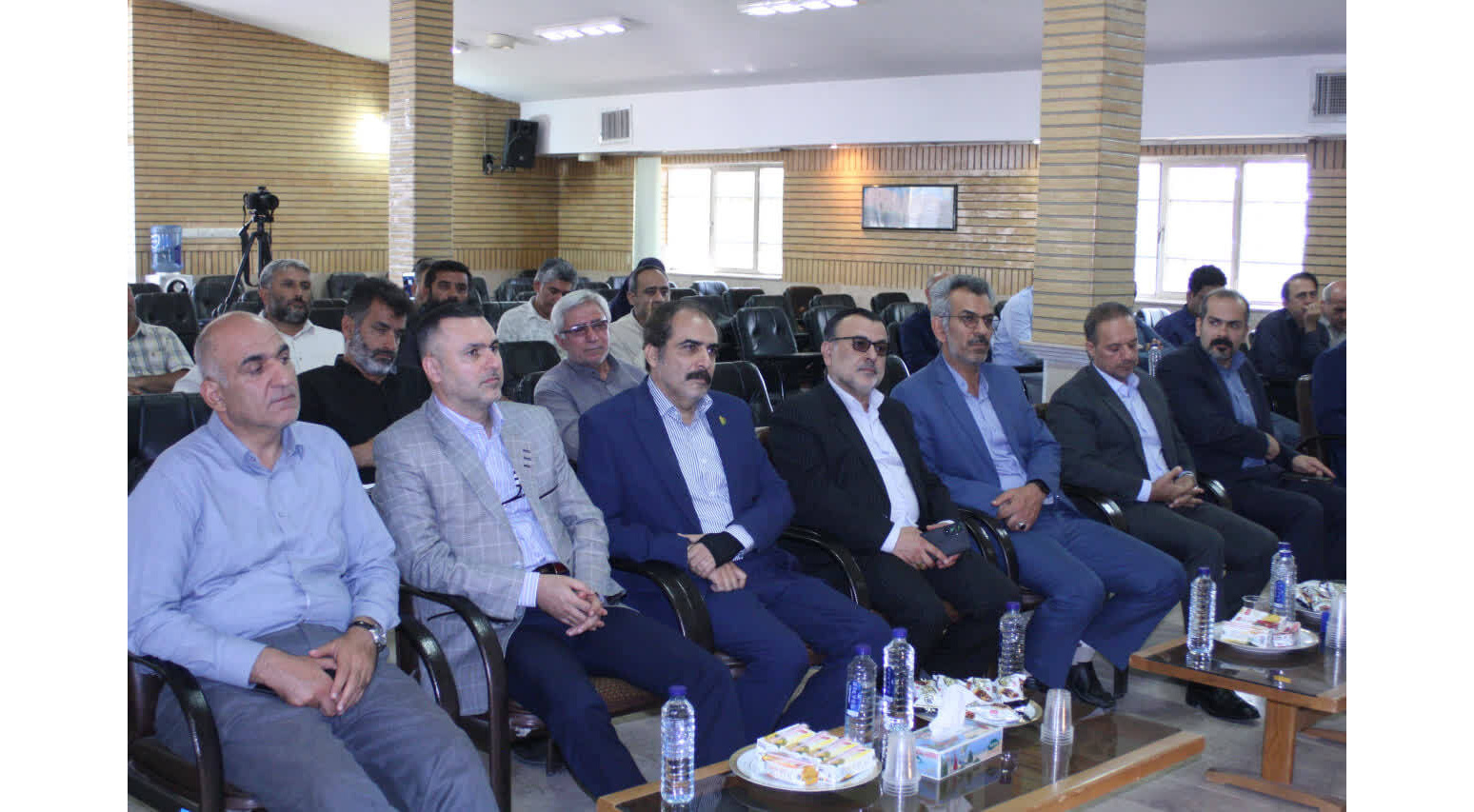 یازدهمین کاروان ترویج بهره‌وری با محوریت اجرای الگوی کشت ملی محصولات  در مرکز تحقیقات کشاورزی قزوین برگزار شد.
